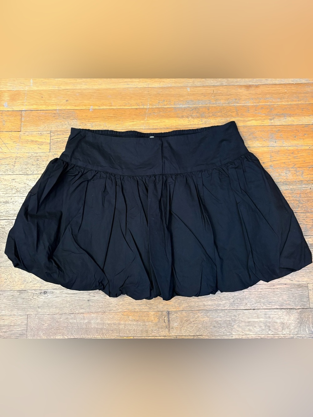 American Eagle Outfitters Black Mini Bubble Hem Skirt, XL nwot